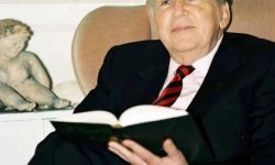 28 عاماً على رحيل الشاعر نزار قباني